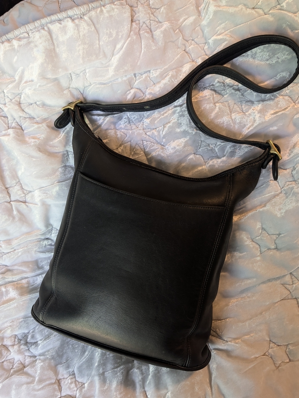 Vintage Coach Legacy 9060 Duffle Black Leather Crossbody with Gold-Tone Hardware